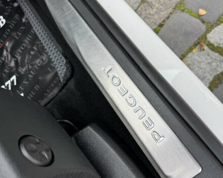 Белый Пежо 5008, объемом двигателя 2 л и пробегом 39 тыс. км за 33999 $, фото 101 на Automoto.ua