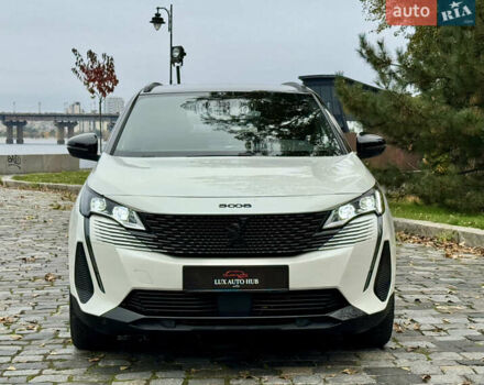 Белый Пежо 5008, объемом двигателя 2 л и пробегом 39 тыс. км за 33999 $, фото 1 на Automoto.ua