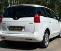 Білий Пежо 5008, об'ємом двигуна 1.6 л та пробігом 256 тис. км за 8900 $, фото 6 на Automoto.ua