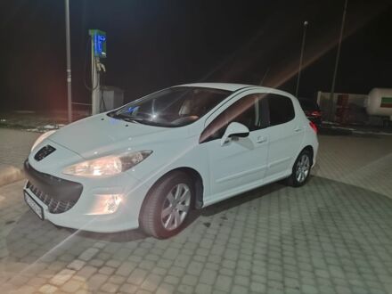 Белый Пежо 5008, объемом двигателя 1.6 л и пробегом 280 тыс. км за 5650 $, фото 1 на Automoto.ua