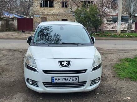 Белый Пежо 5008, объемом двигателя 1.6 л и пробегом 230 тыс. км за 8900 $, фото 1 на Automoto.ua