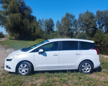 Белый Пежо 5008, объемом двигателя 0 л и пробегом 269 тыс. км за 8500 $, фото 1 на Automoto.ua