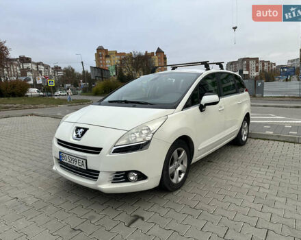 Белый Пежо 5008, объемом двигателя 1.6 л и пробегом 248 тыс. км за 5700 $, фото 1 на Automoto.ua