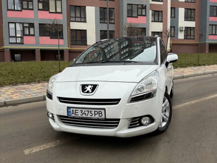 Белый Пежо 5008, объемом двигателя 1.6 л и пробегом 296 тыс. км за 6299 $, фото 1 на Automoto.ua