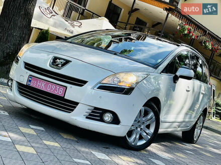 Белый Пежо 5008, объемом двигателя 2 л и пробегом 269 тыс. км за 9999 $, фото 1 на Automoto.ua
