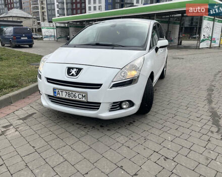 Белый Пежо 5008, объемом двигателя 1.56 л и пробегом 306 тыс. км за 8850 $, фото 1 на Automoto.ua