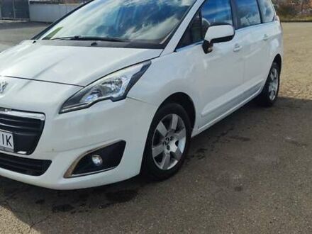 Белый Пежо 5008, объемом двигателя 1.6 л и пробегом 210 тыс. км за 9100 $, фото 1 на Automoto.ua