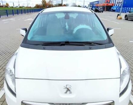 Белый Пежо 5008, объемом двигателя 1.56 л и пробегом 330 тыс. км за 9300 $, фото 1 на Automoto.ua