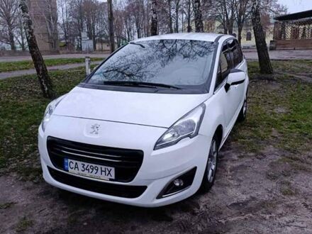 Белый Пежо 5008, объемом двигателя 1.56 л и пробегом 180 тыс. км за 8555 $, фото 1 на Automoto.ua