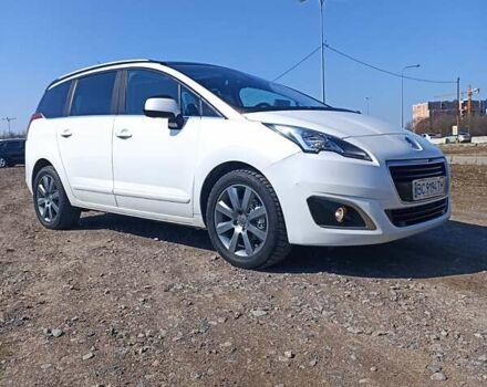 Белый Пежо 5008, объемом двигателя 1.56 л и пробегом 156 тыс. км за 11300 $, фото 1 на Automoto.ua