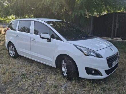 Белый Пежо 5008, объемом двигателя 1.56 л и пробегом 181 тыс. км за 9300 $, фото 1 на Automoto.ua