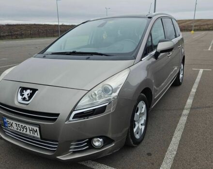 Бежевый Пежо 5008, объемом двигателя 1.6 л и пробегом 194 тыс. км за 8500 $, фото 9 на Automoto.ua