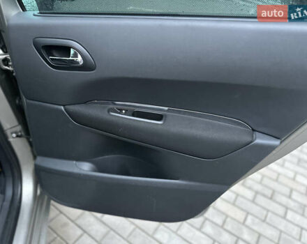 Бежевый Пежо 5008, объемом двигателя 1.6 л и пробегом 236 тыс. км за 8300 $, фото 30 на Automoto.ua