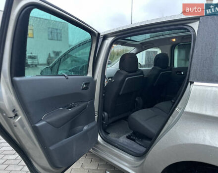 Бежевый Пежо 5008, объемом двигателя 1.6 л и пробегом 236 тыс. км за 8300 $, фото 40 на Automoto.ua