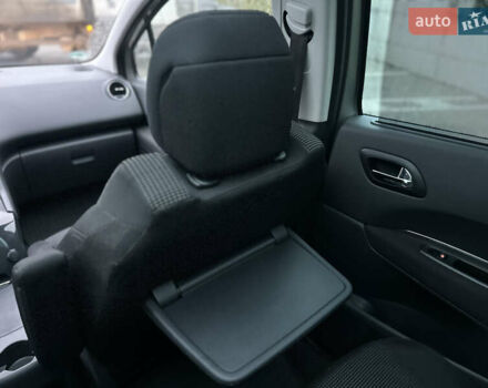 Бежевый Пежо 5008, объемом двигателя 1.6 л и пробегом 236 тыс. км за 8300 $, фото 44 на Automoto.ua