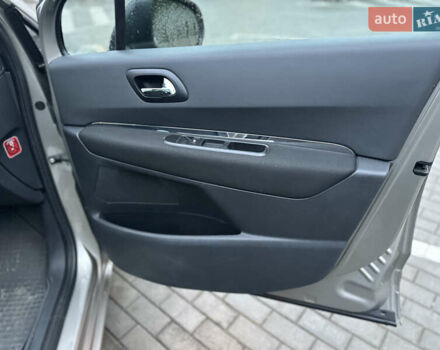 Бежевый Пежо 5008, объемом двигателя 1.6 л и пробегом 236 тыс. км за 8300 $, фото 26 на Automoto.ua