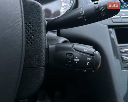 Бежевый Пежо 5008, объемом двигателя 1.6 л и пробегом 236 тыс. км за 8300 $, фото 75 на Automoto.ua