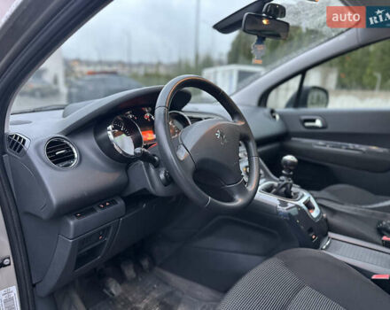 Бежевый Пежо 5008, объемом двигателя 1.6 л и пробегом 236 тыс. км за 8300 $, фото 46 на Automoto.ua