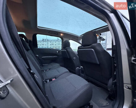 Бежевый Пежо 5008, объемом двигателя 1.6 л и пробегом 236 тыс. км за 8300 $, фото 32 на Automoto.ua