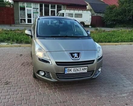 Бежевый Пежо 5008, объемом двигателя 1.6 л и пробегом 219 тыс. км за 6800 $, фото 1 на Automoto.ua
