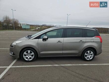 Бежевый Пежо 5008, объемом двигателя 1.6 л и пробегом 194 тыс. км за 8500 $, фото 1 на Automoto.ua