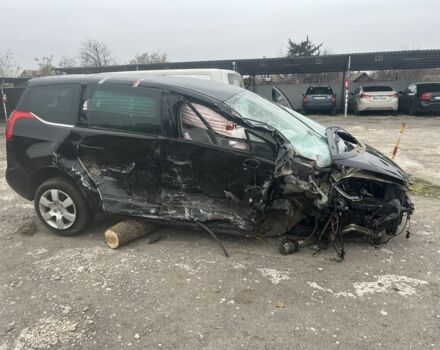 Черный Пежо 5008, объемом двигателя 2 л и пробегом 400 тыс. км за 2000 $, фото 6 на Automoto.ua