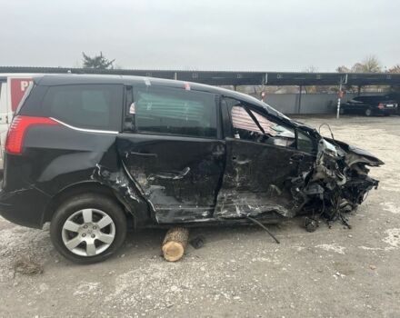 Черный Пежо 5008, объемом двигателя 2 л и пробегом 400 тыс. км за 2000 $, фото 3 на Automoto.ua