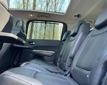 Черный Пежо 5008, объемом двигателя 1.6 л и пробегом 250 тыс. км за 6700 $, фото 6 на Automoto.ua