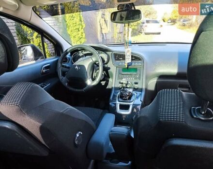 Чорний Пежо 5008, об'ємом двигуна 1.6 л та пробігом 245 тис. км за 7650 $, фото 5 на Automoto.ua