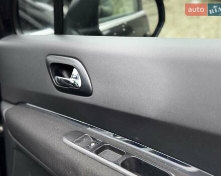 Чорний Пежо 5008, об'ємом двигуна 1.6 л та пробігом 200 тис. км за 4999 $, фото 84 на Automoto.ua