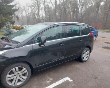 Черный Пежо 5008, объемом двигателя 1 л и пробегом 342 тыс. км за 6999 $, фото 4 на Automoto.ua