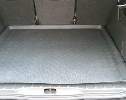 Черный Пежо 5008, объемом двигателя 1.56 л и пробегом 304 тыс. км за 8400 $, фото 25 на Automoto.ua