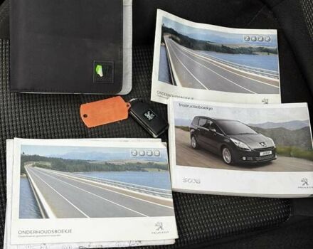 Чорний Пежо 5008, об'ємом двигуна 1.6 л та пробігом 200 тис. км за 4999 $, фото 74 на Automoto.ua