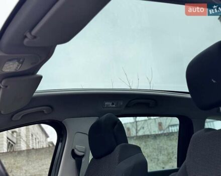 Чорний Пежо 5008, об'ємом двигуна 1.6 л та пробігом 200 тис. км за 4999 $, фото 73 на Automoto.ua