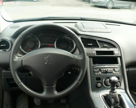 Чорний Пежо 5008, об'ємом двигуна 1.6 л та пробігом 170 тис. км за 6300 $, фото 11 на Automoto.ua