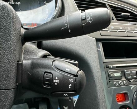 Чорний Пежо 5008, об'ємом двигуна 1.6 л та пробігом 170 тис. км за 6300 $, фото 8 на Automoto.ua