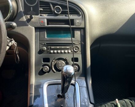 Черный Пежо 5008, объемом двигателя 1.6 л и пробегом 287 тыс. км за 8200 $, фото 7 на Automoto.ua