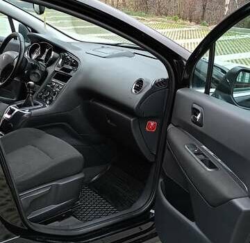 Черный Пежо 5008, объемом двигателя 1.56 л и пробегом 304 тыс. км за 8400 $, фото 20 на Automoto.ua