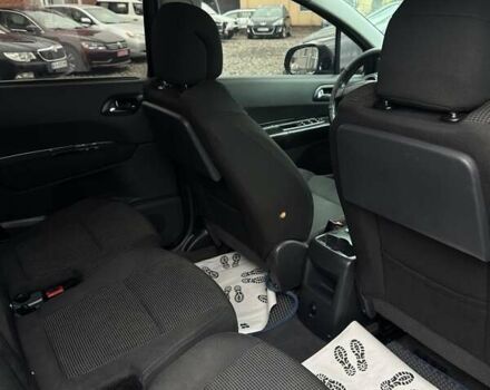 Черный Пежо 5008, объемом двигателя 1.6 л и пробегом 280 тыс. км за 7800 $, фото 4 на Automoto.ua