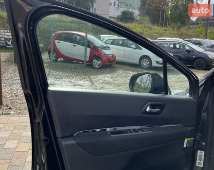 Черный Пежо 5008, объемом двигателя 2 л и пробегом 221 тыс. км за 9300 $, фото 10 на Automoto.ua