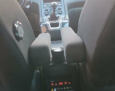 Черный Пежо 5008, объемом двигателя 2 л и пробегом 254 тыс. км за 9600 $, фото 25 на Automoto.ua