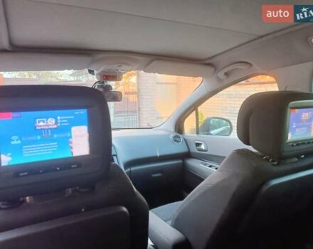 Черный Пежо 5008, объемом двигателя 2 л и пробегом 254 тыс. км за 9600 $, фото 11 на Automoto.ua