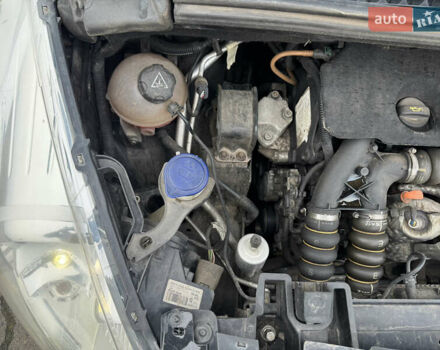 Черный Пежо 5008, объемом двигателя 1.56 л и пробегом 356 тыс. км за 8199 $, фото 19 на Automoto.ua