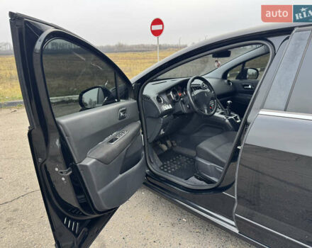 Черный Пежо 5008, объемом двигателя 1.56 л и пробегом 356 тыс. км за 8199 $, фото 8 на Automoto.ua