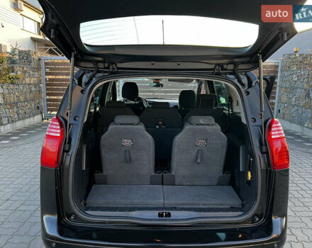 Чорний Пежо 5008, об'ємом двигуна 1.6 л та пробігом 240 тис. км за 7850 $, фото 4 на Automoto.ua