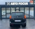 Черный Пежо 5008, объемом двигателя 1.6 л и пробегом 237 тыс. км за 8990 $, фото 6 на Automoto.ua