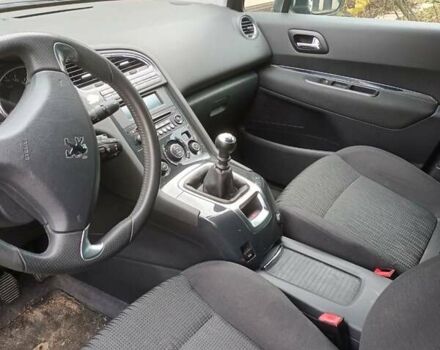 Черный Пежо 5008, объемом двигателя 1.6 л и пробегом 145 тыс. км за 6200 $, фото 6 на Automoto.ua