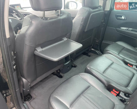 Черный Пежо 5008, объемом двигателя 1.6 л и пробегом 268 тыс. км за 9200 $, фото 17 на Automoto.ua