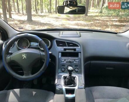 Чорний Пежо 5008, об'ємом двигуна 1.6 л та пробігом 275 тис. км за 6999 $, фото 9 на Automoto.ua