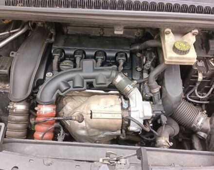 Черный Пежо 5008, объемом двигателя 1.6 л и пробегом 145 тыс. км за 6200 $, фото 9 на Automoto.ua